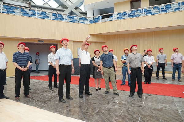 市委書記史濟錫、市長朱晨調研中立公司承建的民生項目工程